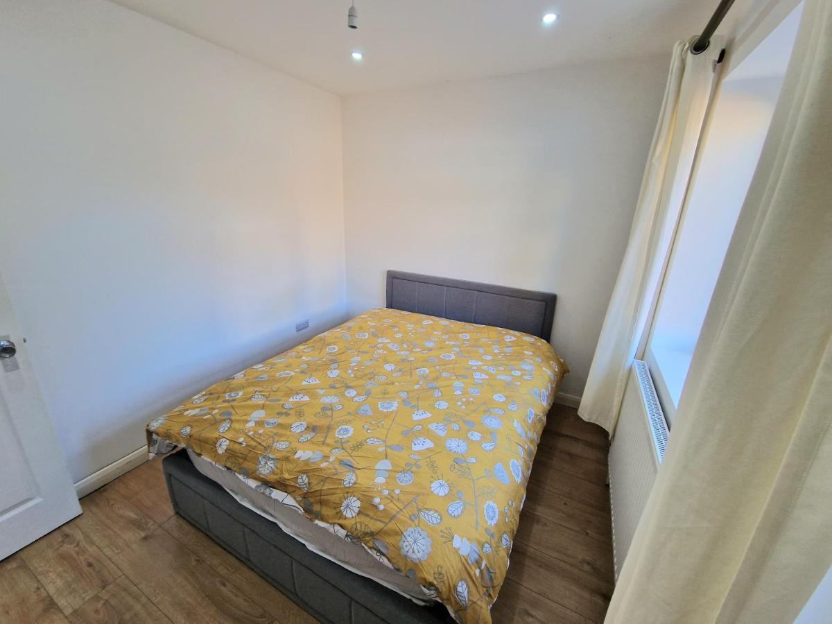 Mile End Budget Guesthouse London Exterior photo